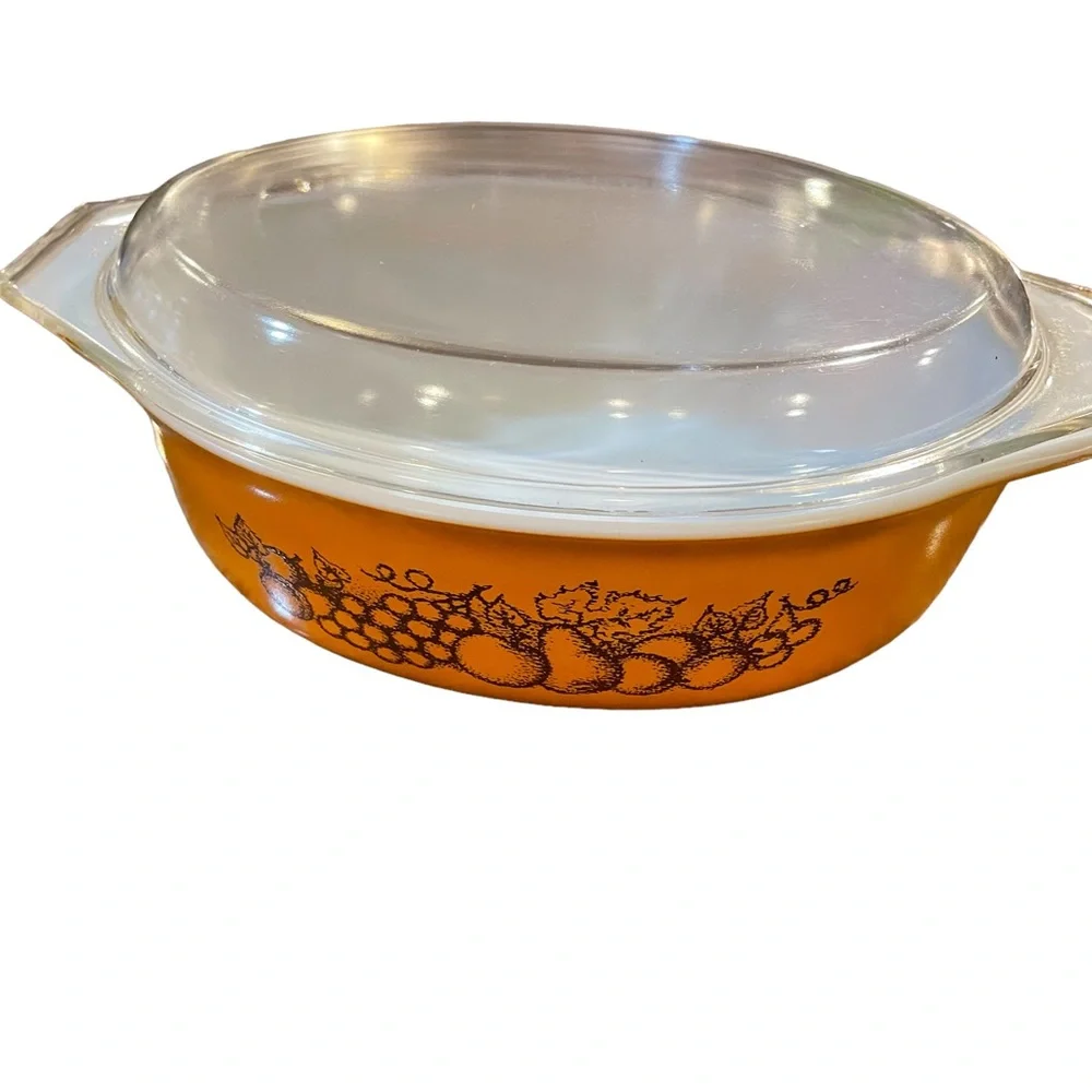 Vintage Pyrex Old Orchard Baking Dish w/clear‎ lid 2 1/2 quart